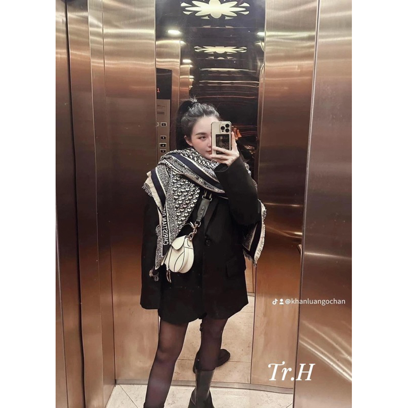 Khăn Di.or bản vip chuẩn Kim Anh Bùi