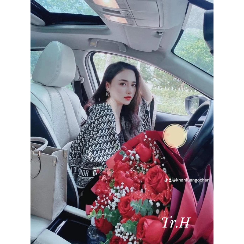 Khăn Di.or bản vip chuẩn Kim Anh Bùi