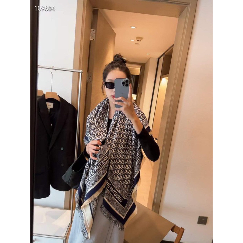 Khăn Di.or bản vip chuẩn Kim Anh Bùi