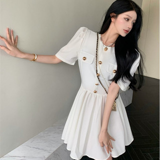 Đầm xoè cổ tròn cúc ngọc( Lưu ý mẫu màu trắng có 3 loại vải ) Thanh Lý