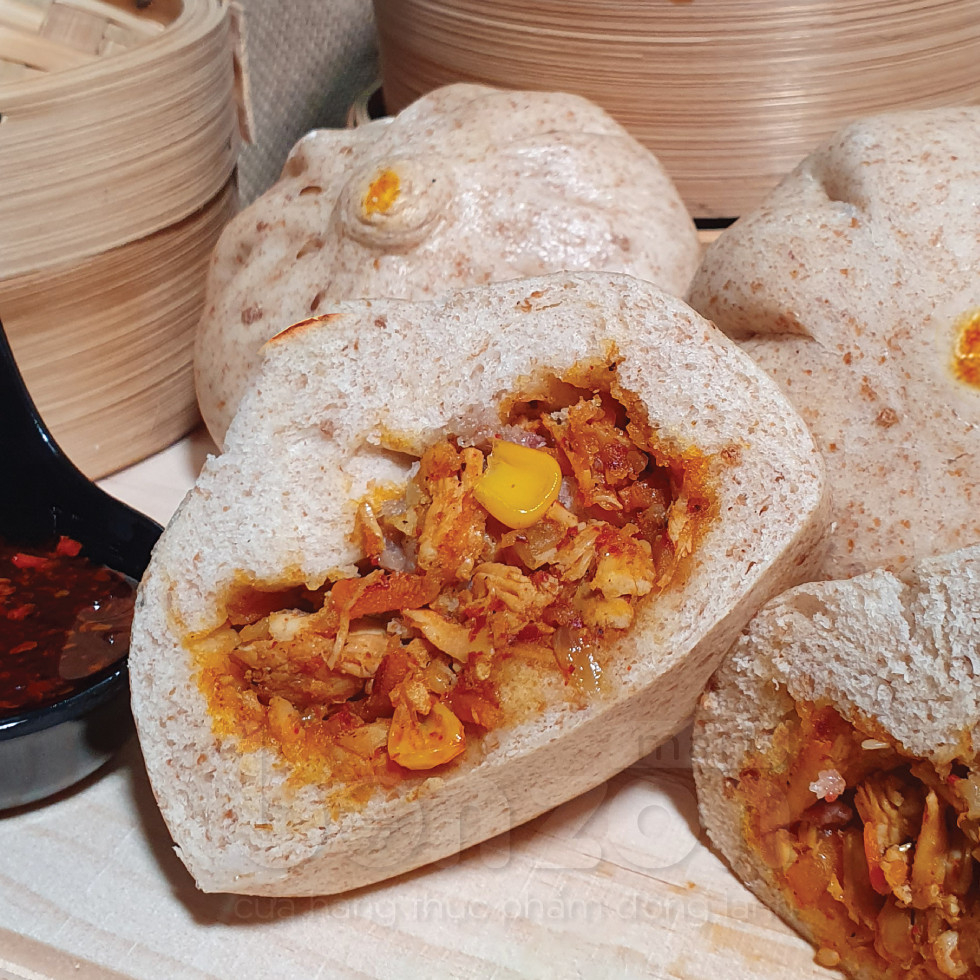 Bonzon - Bánh Bao Nguyên Cám Nhân Gà Xé Sa Tế 110 g