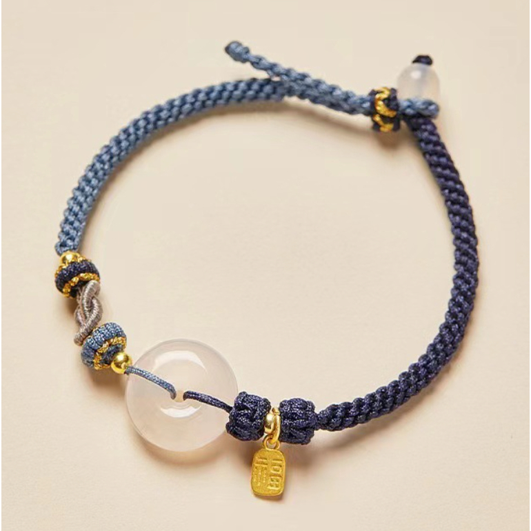 Vòng tay dệt may mắn