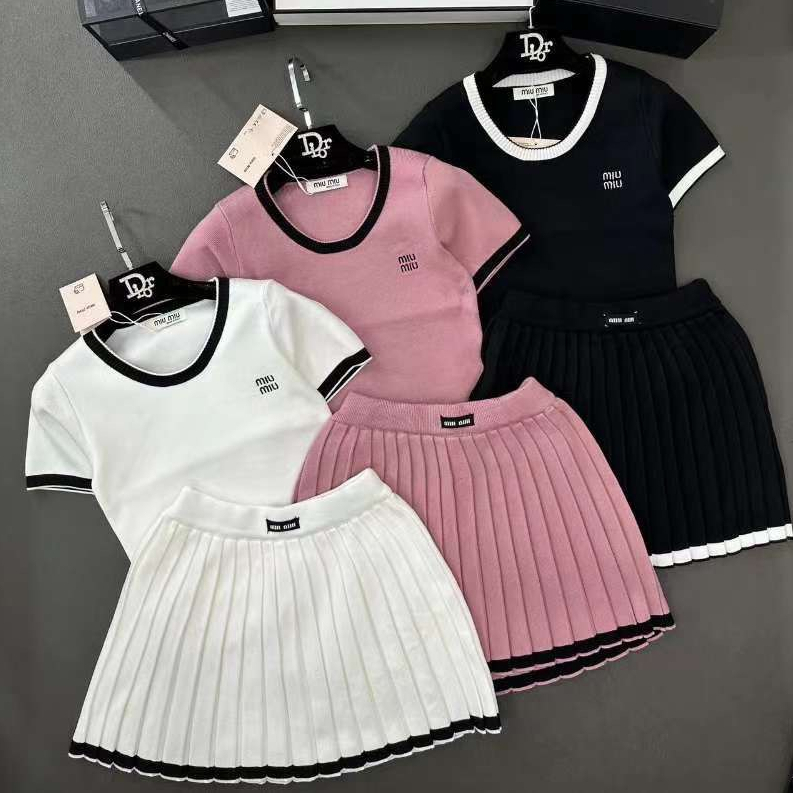 Set Len MiuMiu Kèm Chân Váy Xếp Ly ,Phong Cách Hàn Quốc ,T2155