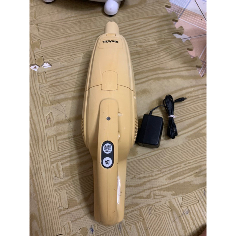 Hút bụi makita 12v