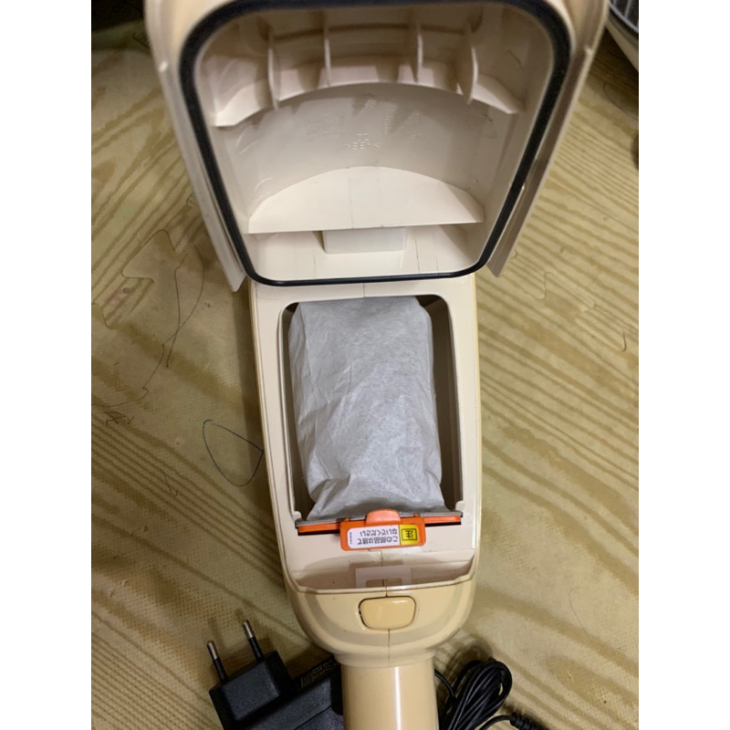 Hút bụi makita 12v