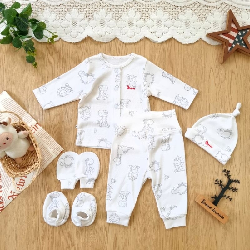 Bunnybaby - Bộ quần áo sơ sinh cao cấp Bunny cho bé trai bao gồm mũ vớ