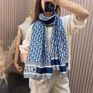 Khăn lụa đi biển