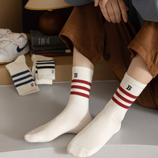 Vớ Tất Nam Nữ Kẻ 3 Sọc chữ B cổ cao phong cách trẻ trung, năng động.
