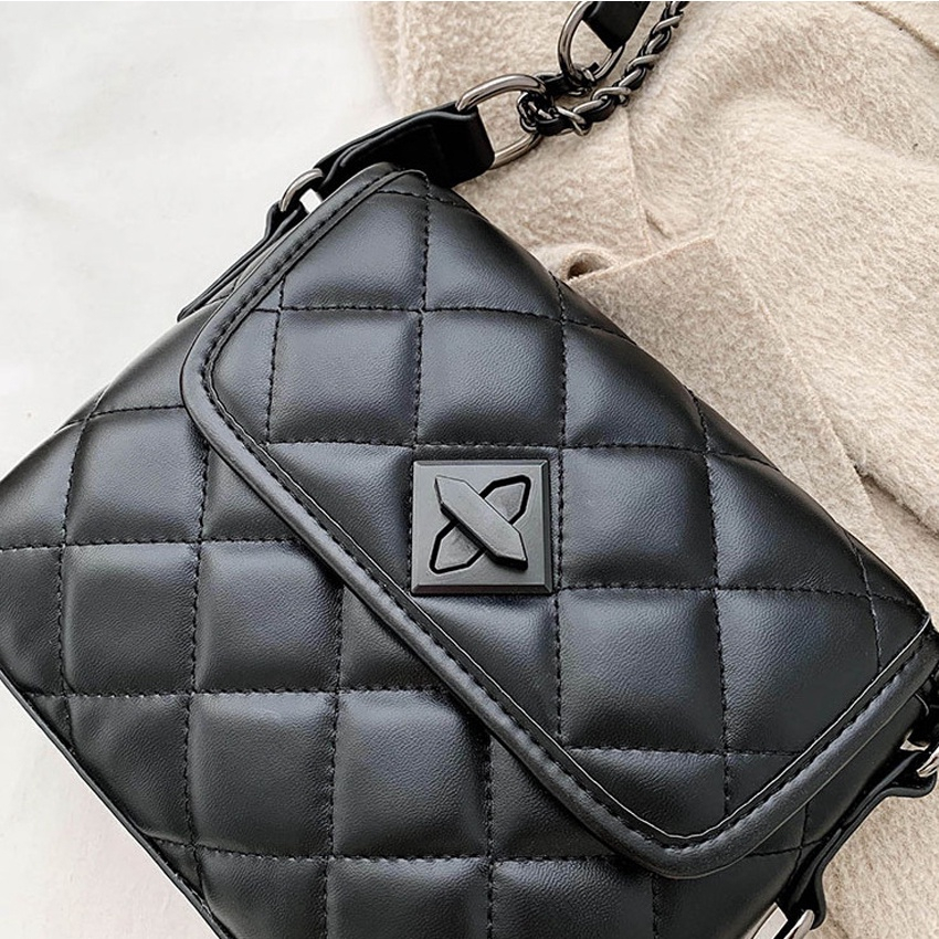 Úi đeo chéo đeo vai nữ khoá xoay đen phong cách Hàn Quốc MÃ-033