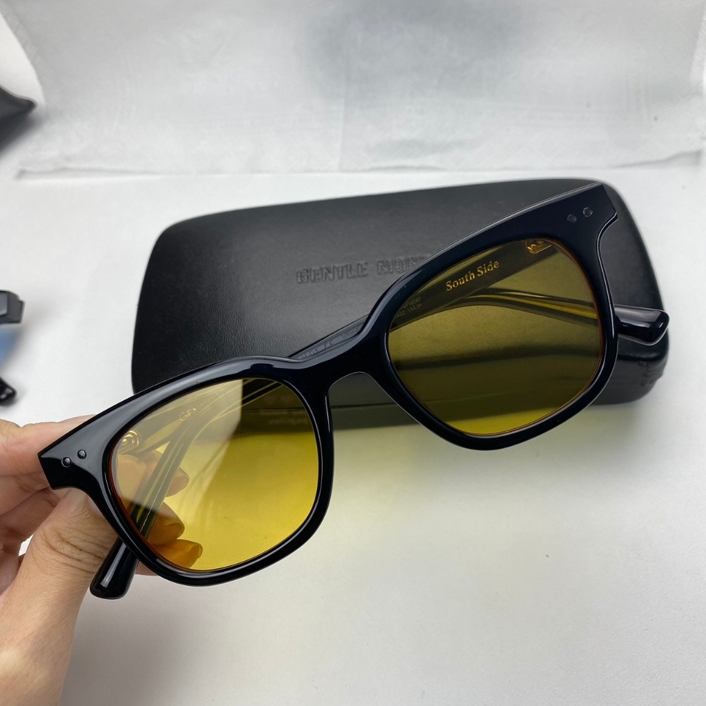 Kính Mát Gentle Monster Chính Hãng Qua Sử Dụng Mắt Vàng Chanh Cực Chất Cho Giới Trẻ