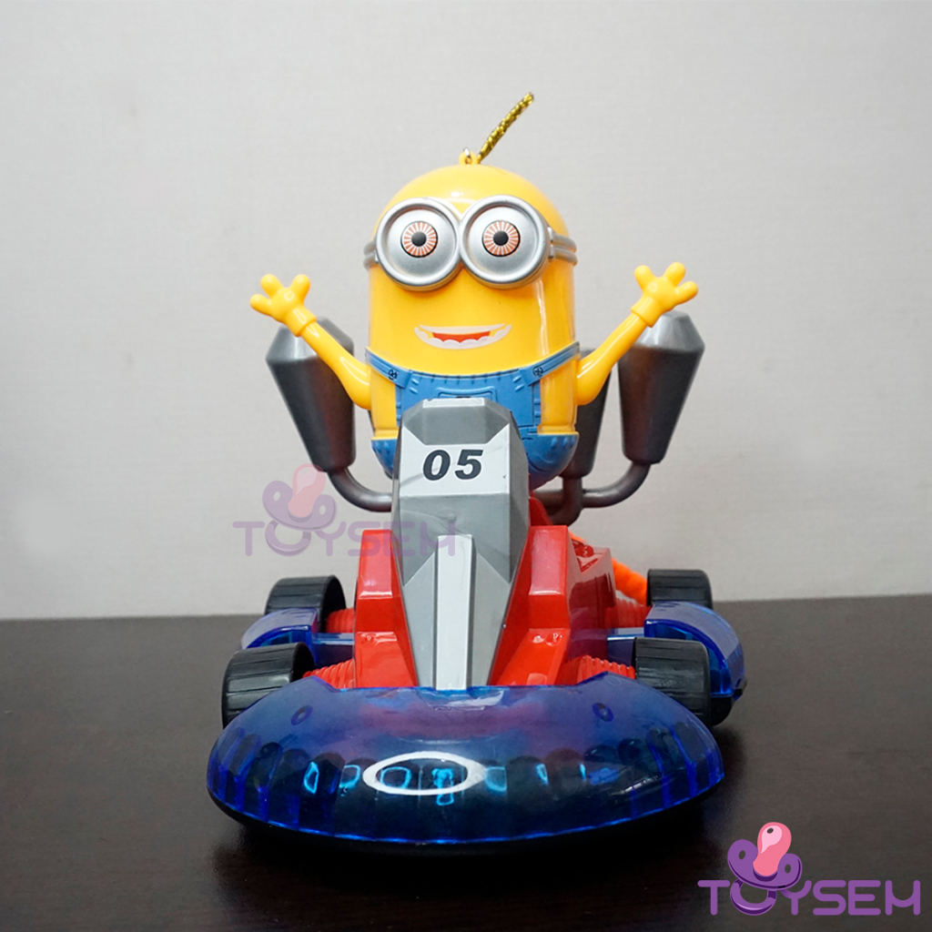 Đồ chơi minions lái xe đua 05 xoay 360 độ có đèn và nhạc - Quà tặng trung thu, sinh nhật cho bé