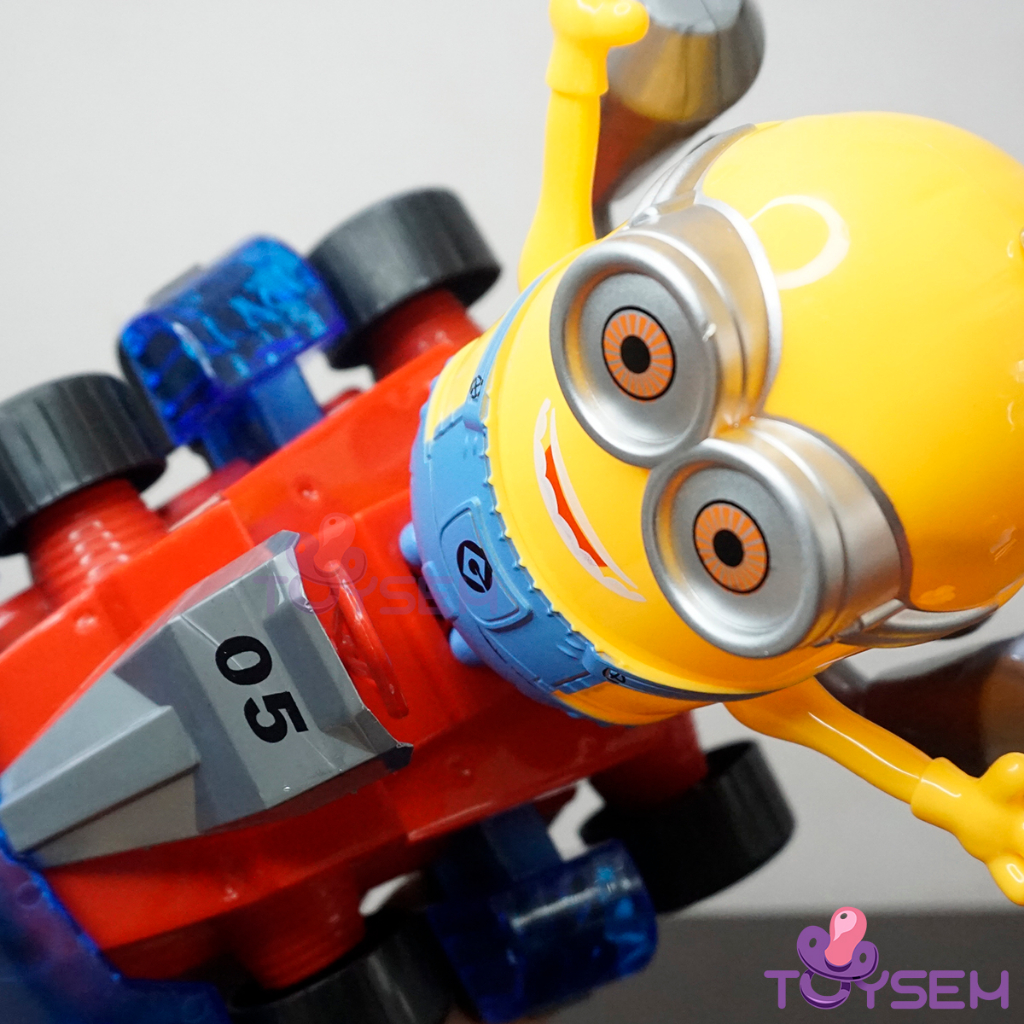 Đồ chơi minions lái xe đua 05 xoay 360 độ có đèn và nhạc - Quà tặng trung thu, sinh nhật cho bé