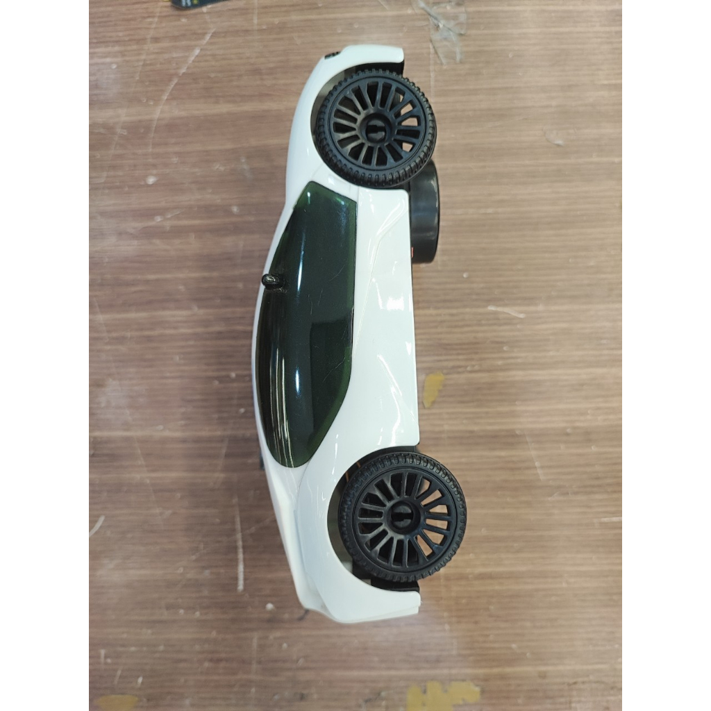 Đồ chơi xe chạy có đèn và nhạc cho bé