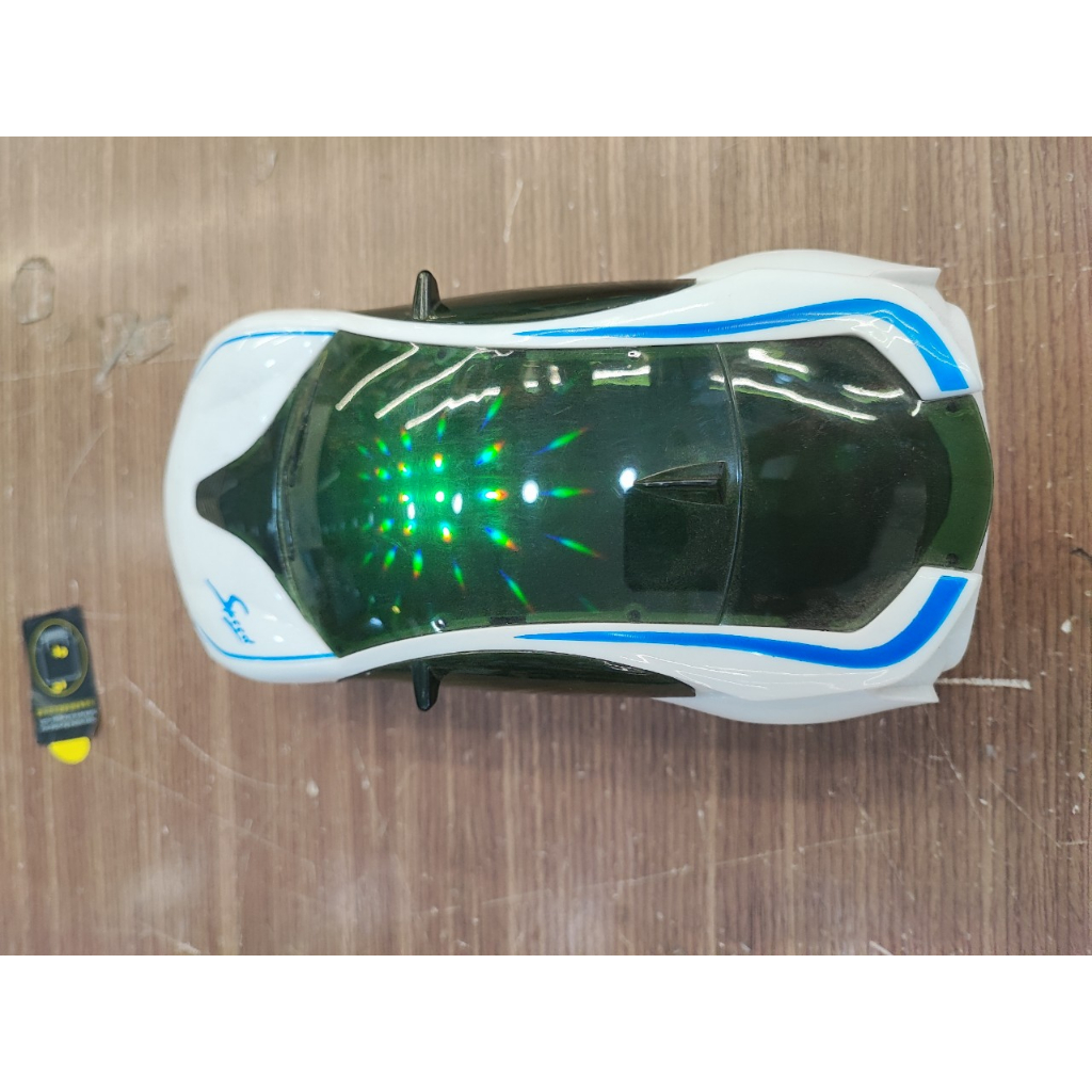 Đồ chơi xe chạy có đèn và nhạc cho bé