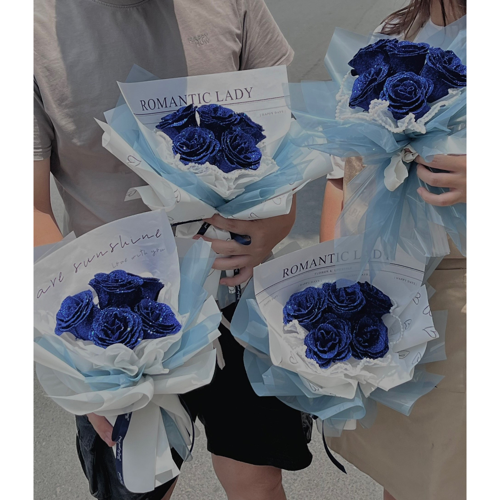 Bó hoa nhũ kim tuyến xanh kèm Đèn và Túi quà tặng