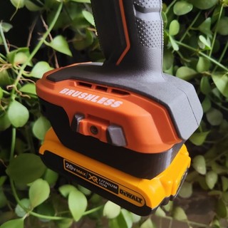 Bộ chuyển đổi pin xr dewalt cho thân máy aeg/ridgid