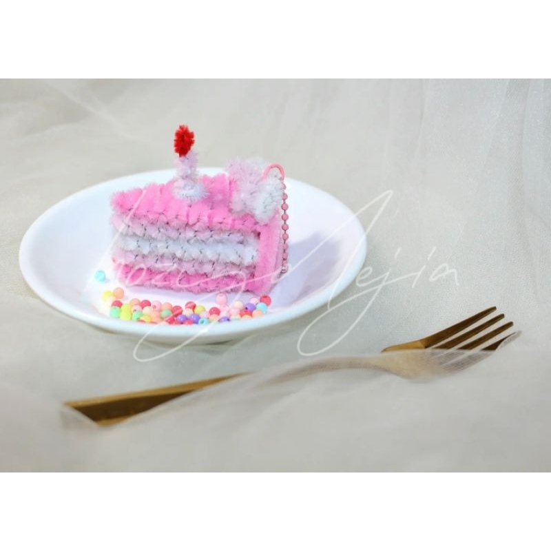 Móc khóa bánh kem kẽm nhung