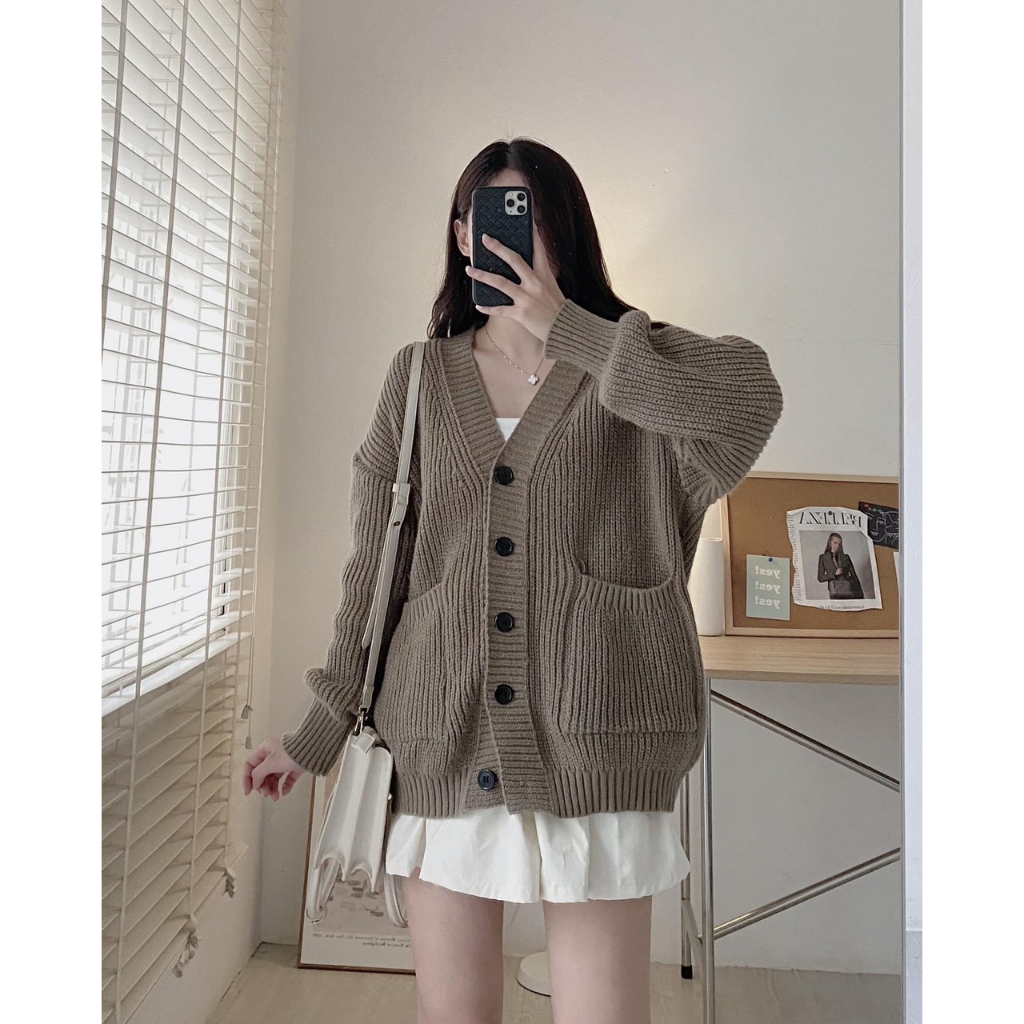 Áo khoác len cardigan trơn có túi dáng basic Maia CDG8836 P0K7