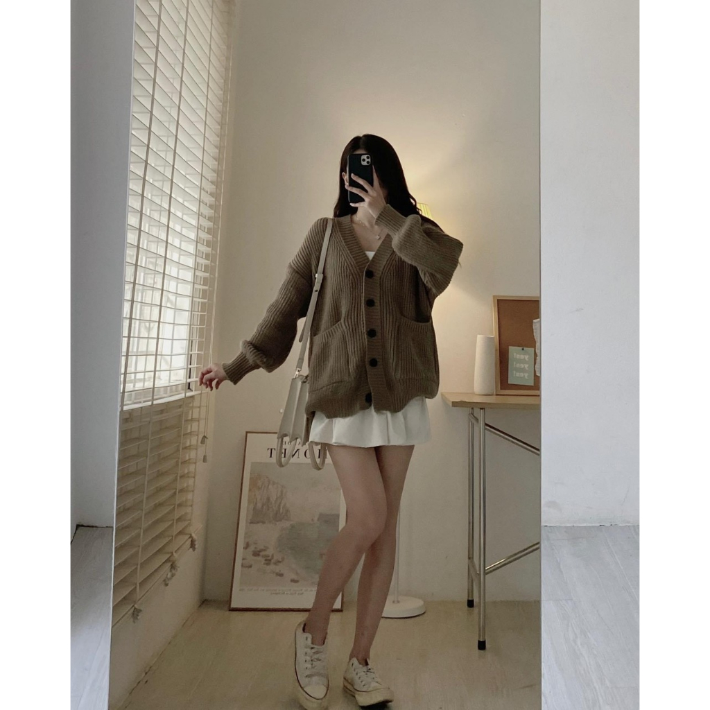 Áo khoác len cardigan trơn có túi dáng basic Maia CDG8836 P0K7