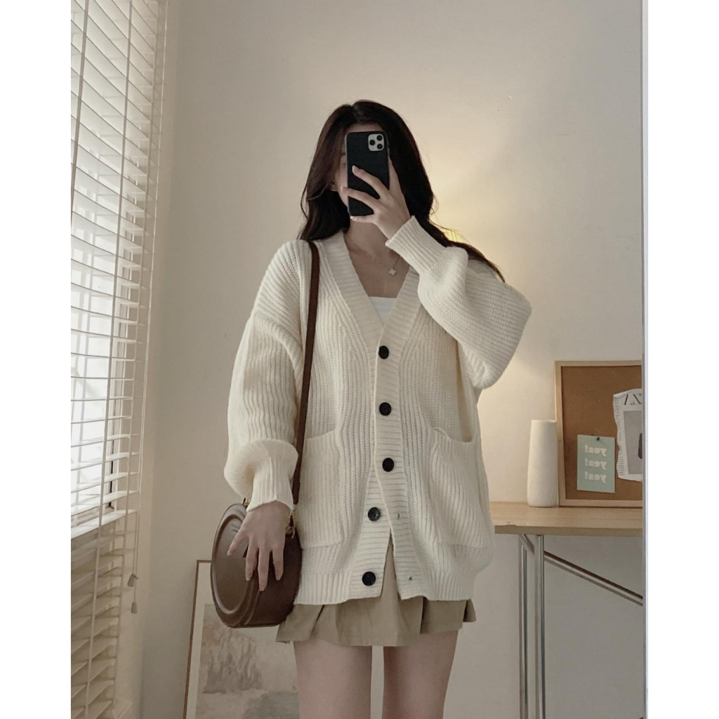 Áo khoác len cardigan trơn có túi dáng basic Maia CDG8836 P0K7