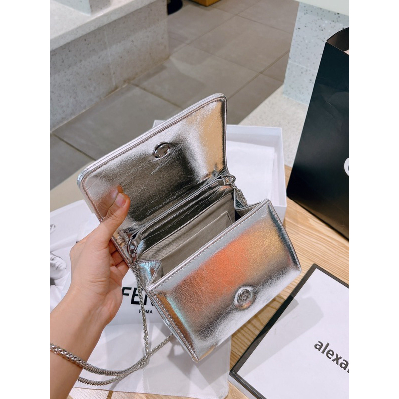 Túi quai xách khoá vuông đính đá