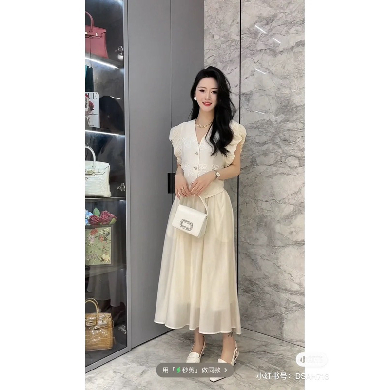 Túi quai xách khoá vuông đính đá