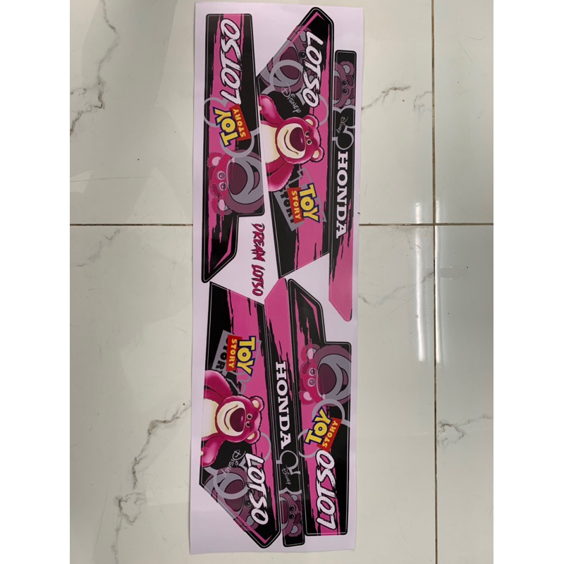 Bộ tem dán xe Dream gấu hồng hàng nhập Thái Lan thiết kế chất lượng cao dành trang trí riêng cho dòng xe này