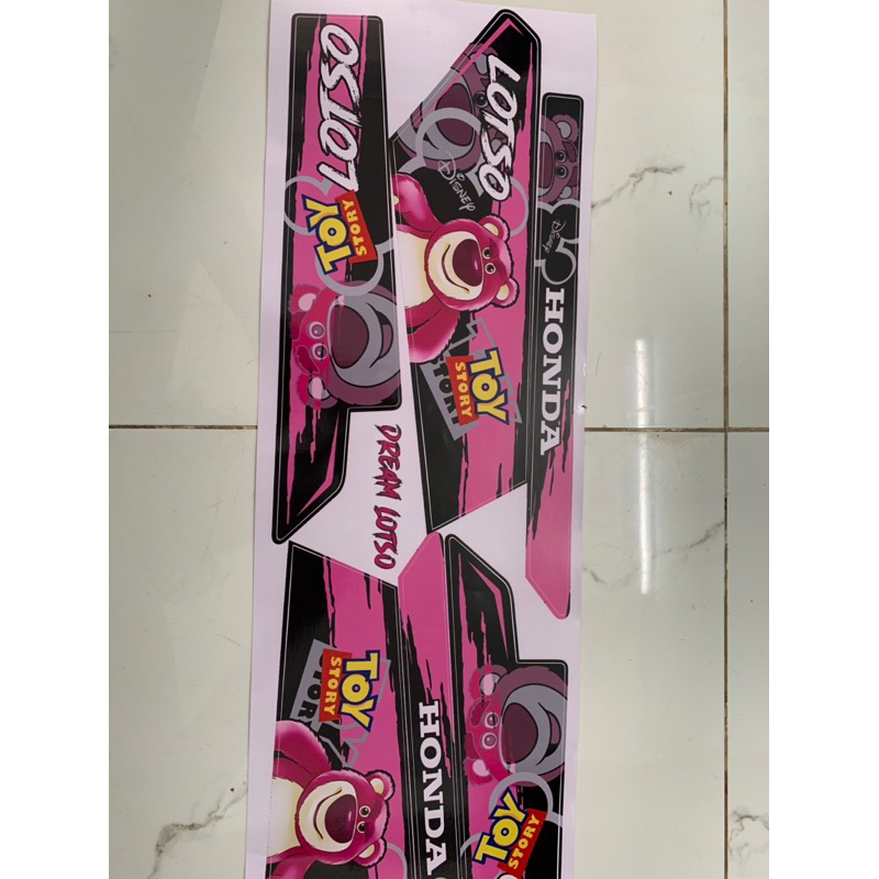 Bộ tem dán xe Dream gấu hồng hàng nhập Thái Lan thiết kế chất lượng cao dành trang trí riêng cho dòng xe này