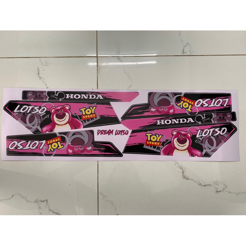 Bộ tem dán xe Dream gấu hồng hàng nhập Thái Lan thiết kế chất lượng cao dành trang trí riêng cho dòng xe này