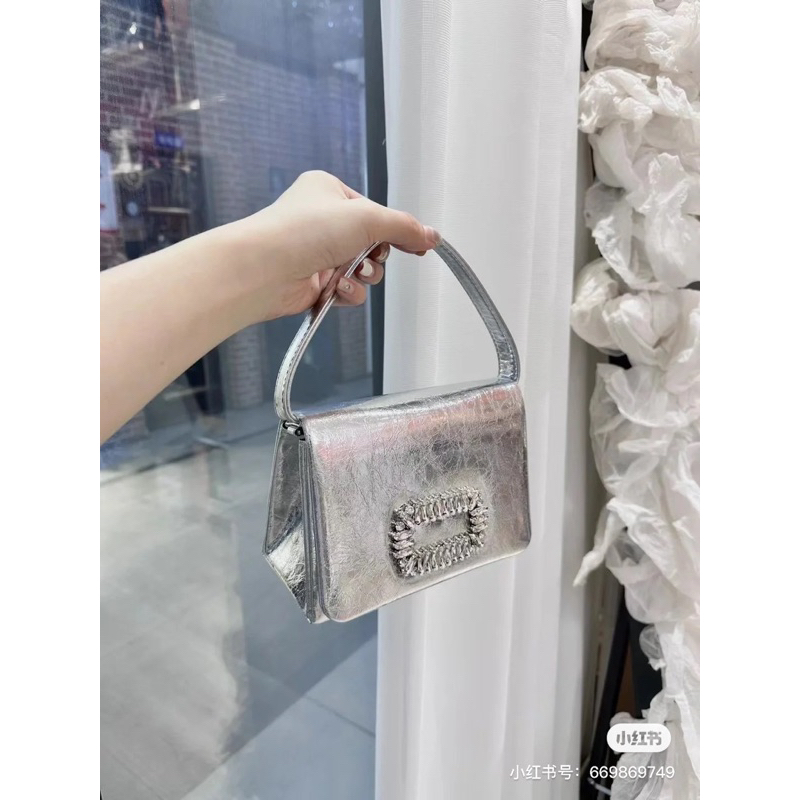 Túi quai xách khoá vuông đính đá