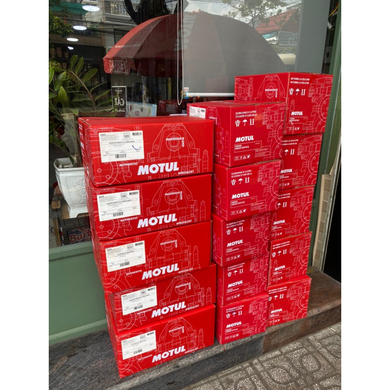 Nhớt xe tay ga MOTUL SCOOTER POWER LE 4T 5W40 0.8L