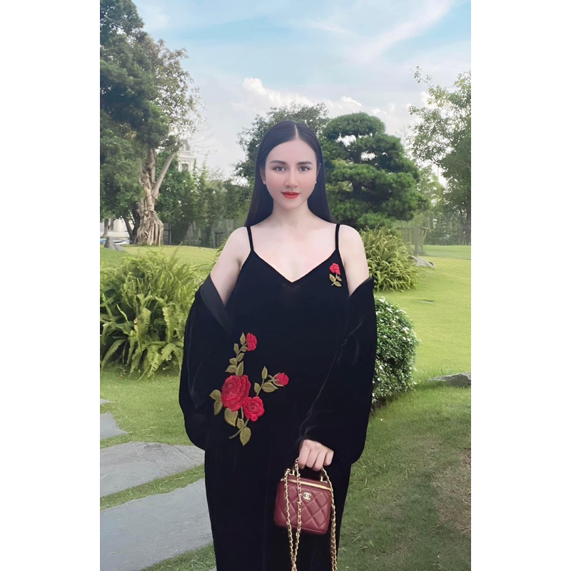 Váy nhung the gile thêu hoa và choàng nhung the