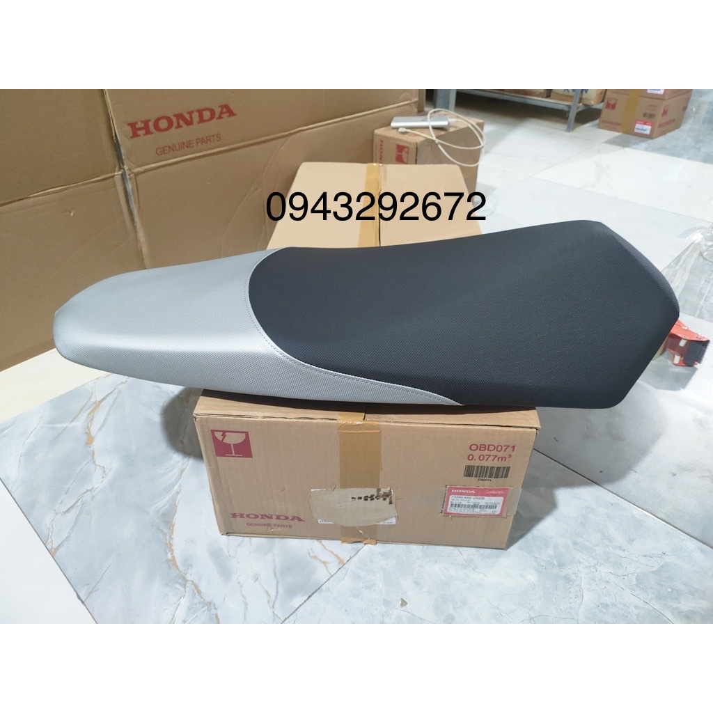 Yên Xe Air Blade 125 (2015 > 2016) Màu Đen Bạc Honda (77200K66V00ZB)