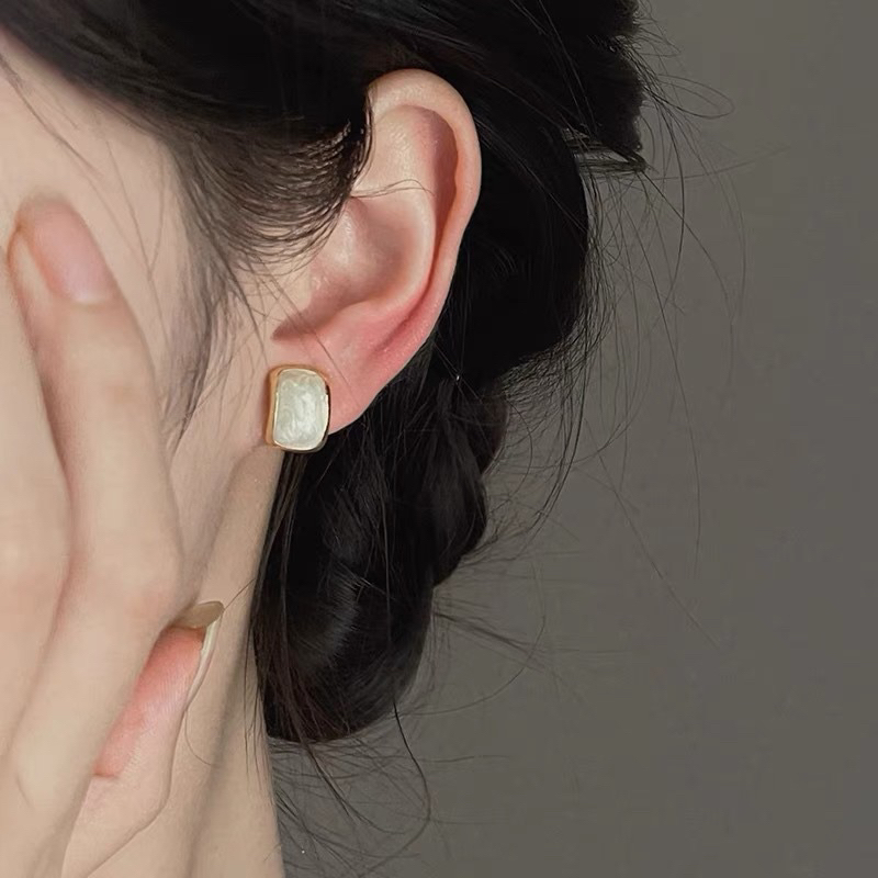 Hoa tai ánh nhũ - Khuyên tai đơn giản - khanturban.vn