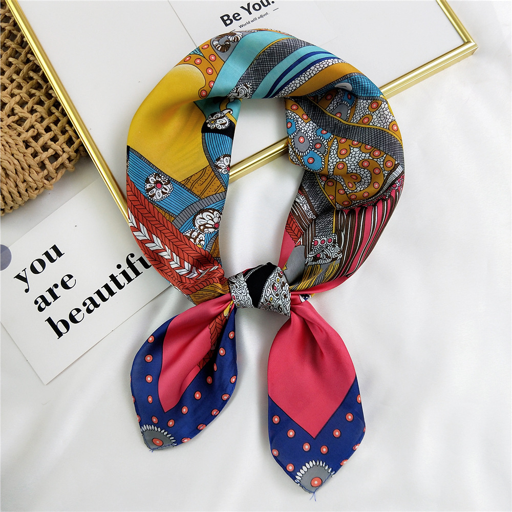 Khăn lụa vuông HUMI khăn bandana đa năng thắt nơ trùm đầu quàng cổ cá tính kích thước 70x70cm