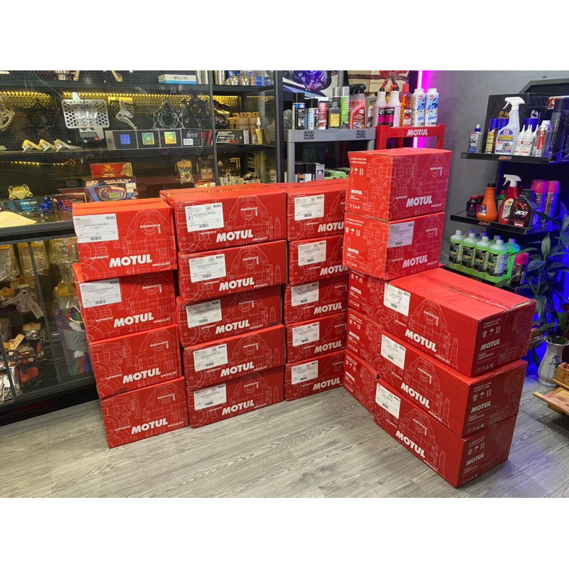 Nhớt xe tay ga MOTUL SCOOTER EXPERT LE 10W40 0.8L