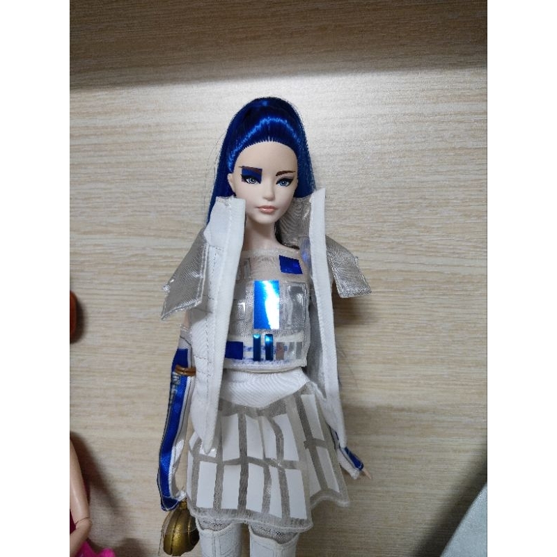 Búp bê barbie ken Silkstone Pivotal