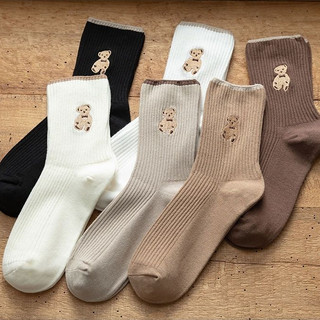 Tất nữ họa tiết gấu dễ thương 5 màu phối ngẫu nhiên với quần áo