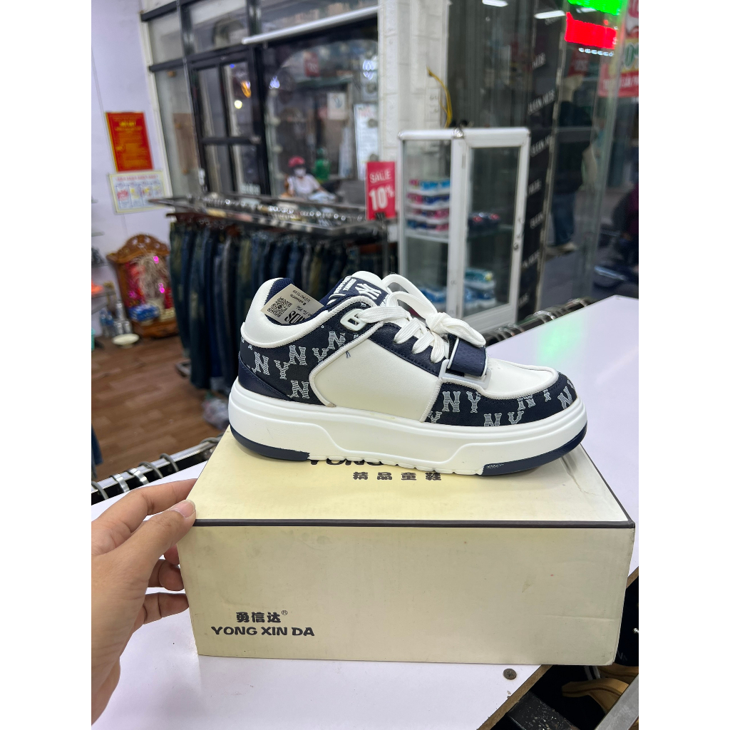 Giày sneaker NY xanh cho bé  SGN308