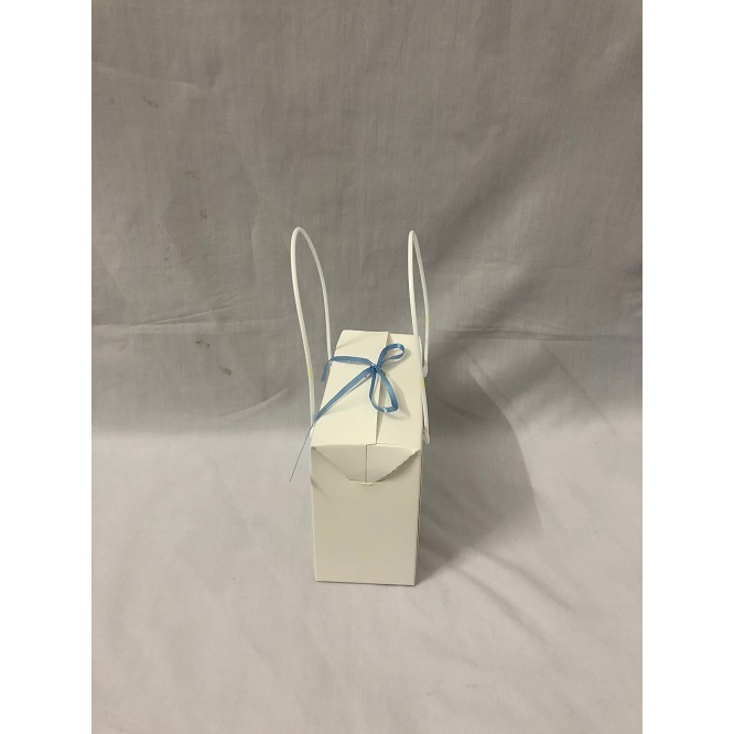 Hộp giấy mặt kiếng có quai xách kích thước 10 x 14 x 6cm/hộp