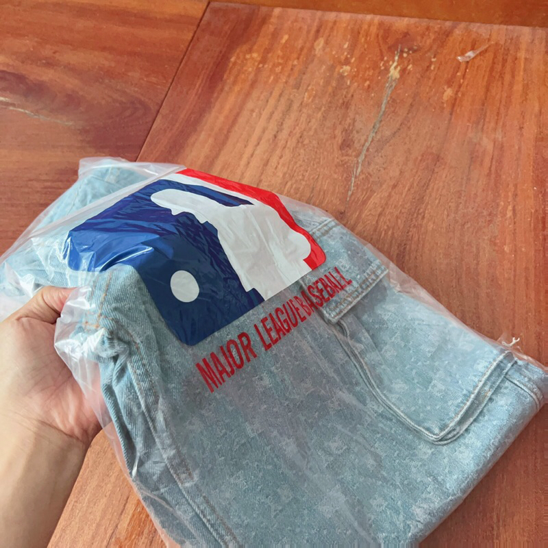 Quần túi hộp MLB