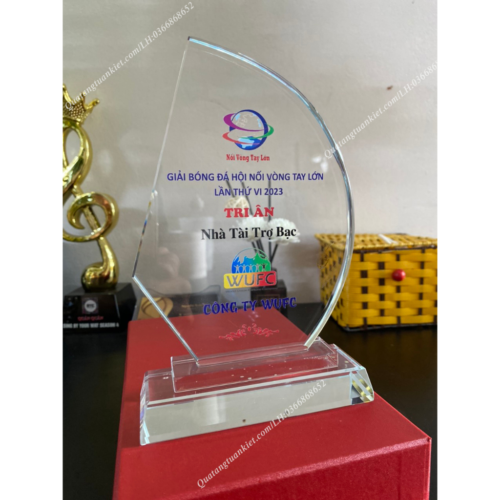 Cúp pha lê,KỶ NIỆM chương pha lê Vinh Danh in ấn theo yêu cầu