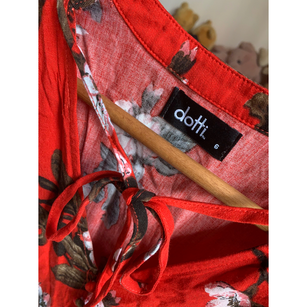 Đầm vải lanh hoa hiệu DOTTI