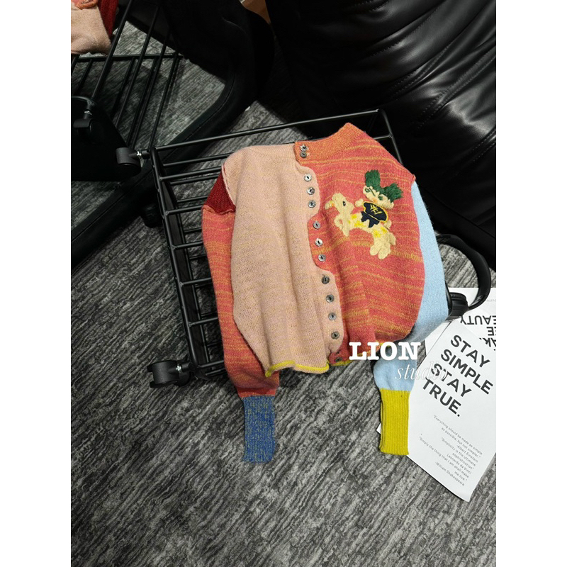 Áo len phối màu 13de marzo