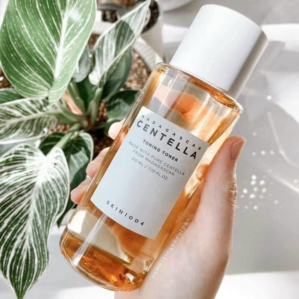 Nước hoa hồng rau má Madagascar Centella Asiatica Toning Toner Skin1004