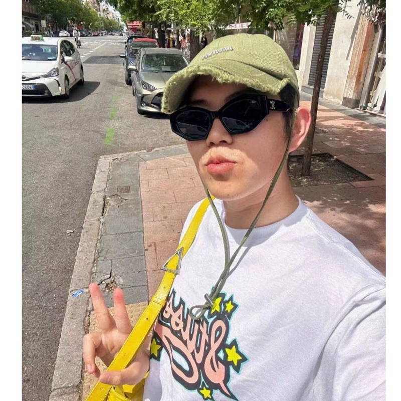 Mũ lưỡi trai Jacquemus dây quai dài