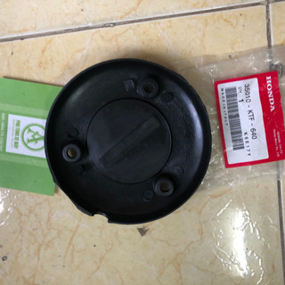 CHỤP MỦ NỒI WAVE FUTURE MÀU BẠC / ĐEN ( không chữ Honda  )