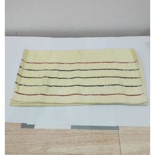 Khăn tắm khuyến mãi màu vàng chanh 35 x 75cm