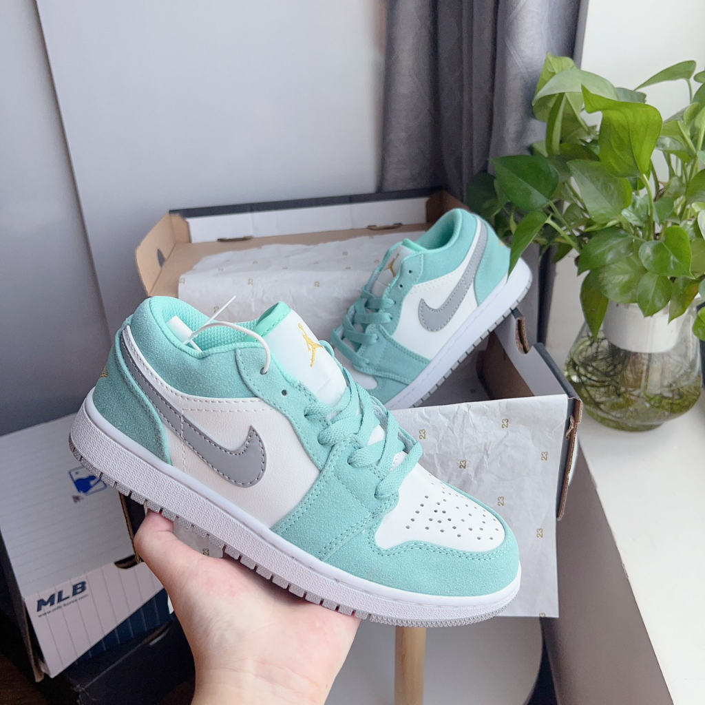 Shop  siêu phẩm giày mint nỉ xanh nhạt thấp xiu xinh fullbox miễn phí ship ảnh thật do shop tự chụp