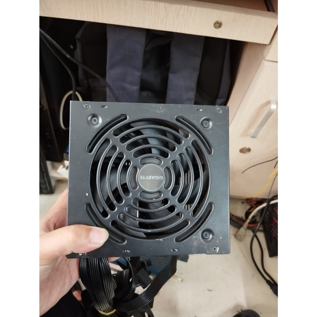 Nguồn máy tính Gigabyte 550W công suất thực/ Hàng hãng đã qua sử dụng